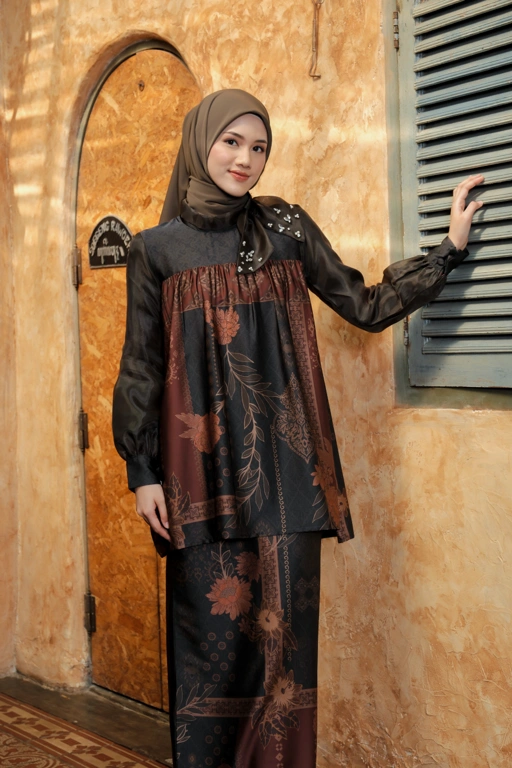 Image of Elvira Kurung in Green Forest