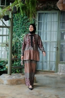 Gamila One Set in Antique Green