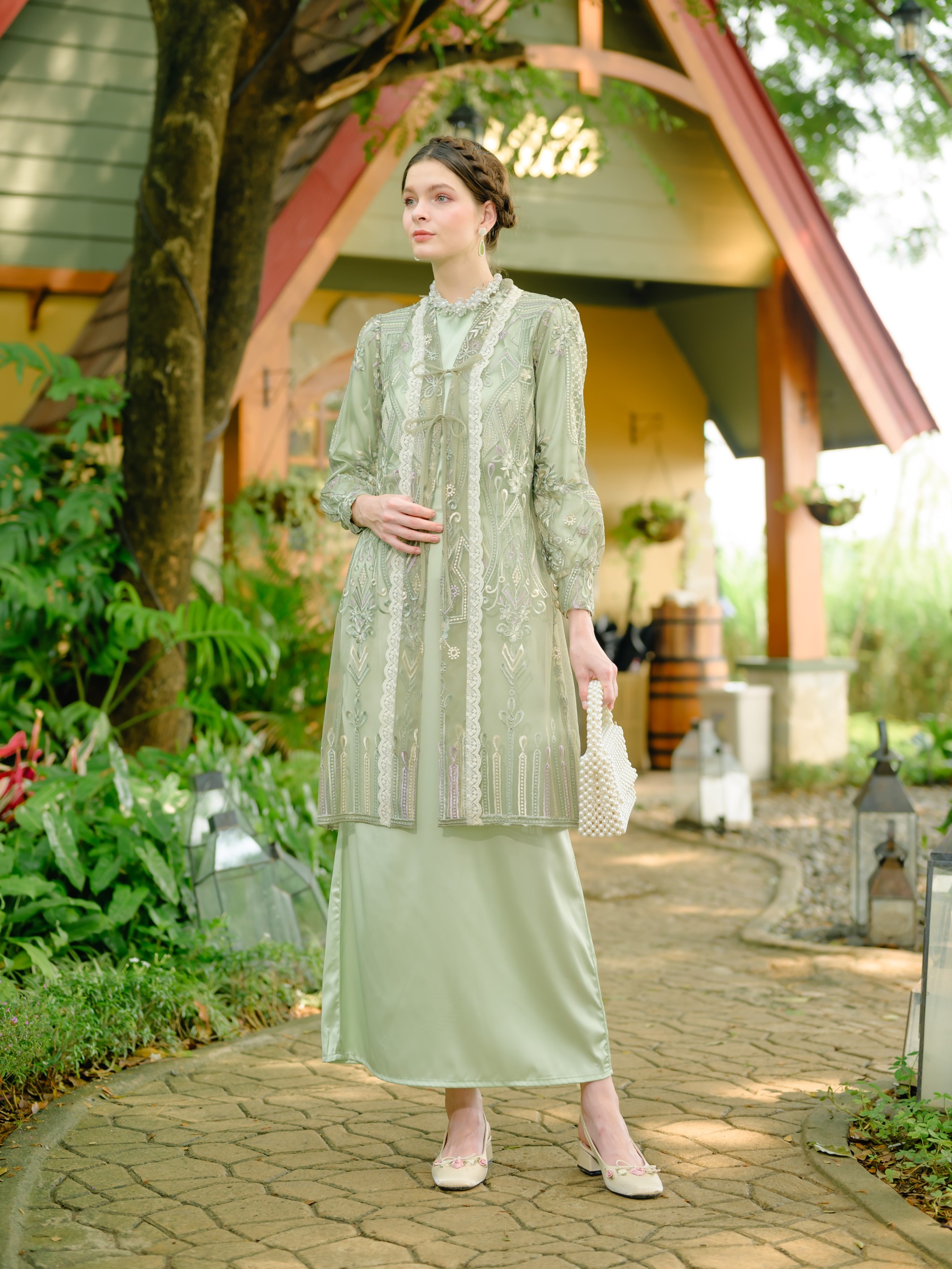 Kamila Kutubaru Green Lily