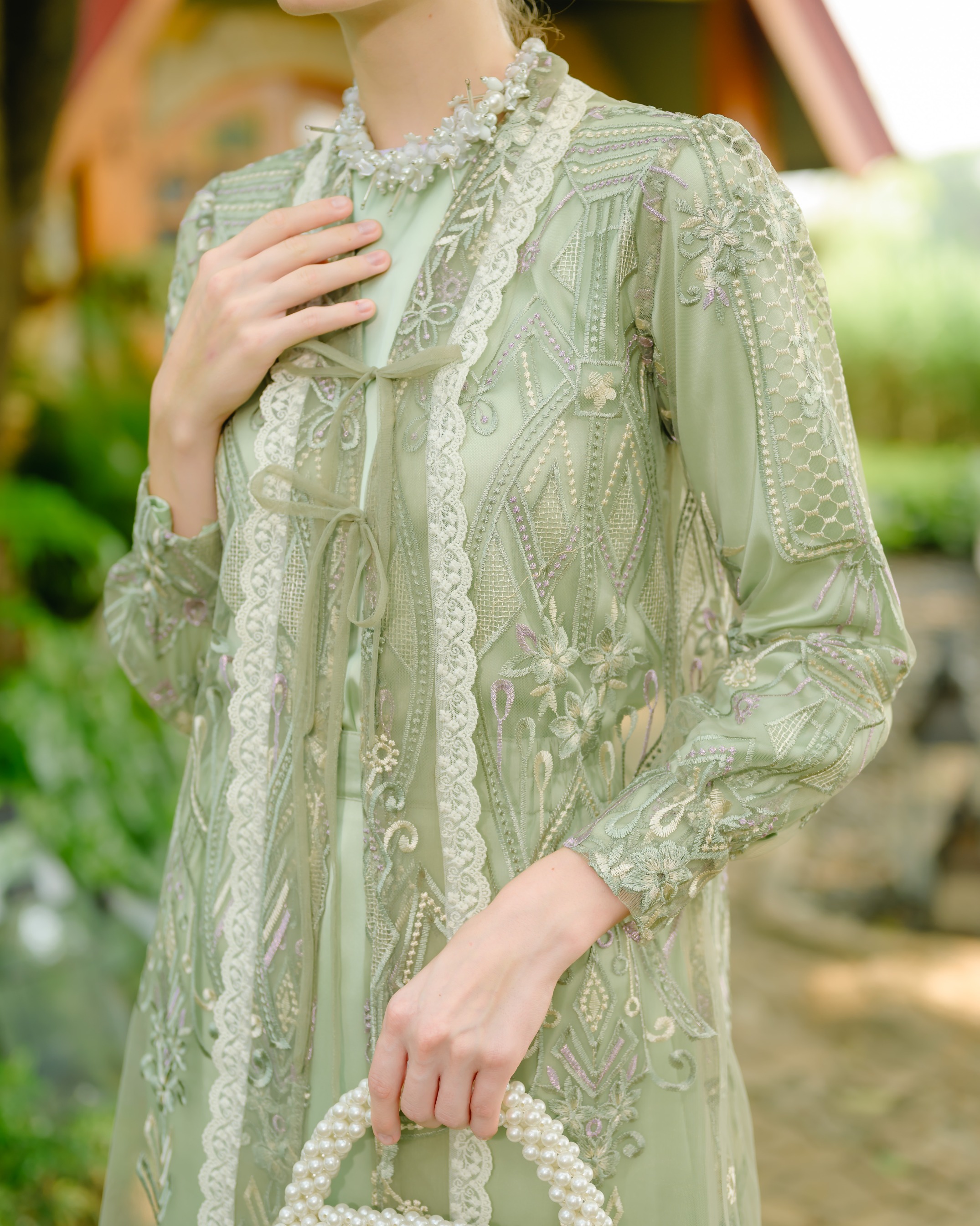 Kamila Kutubaru Green Lily