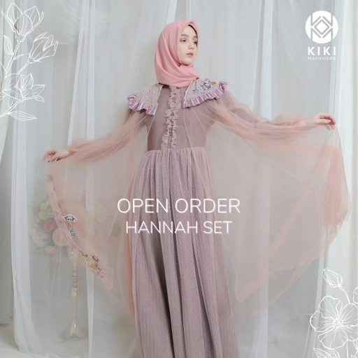 Image of Hannah set