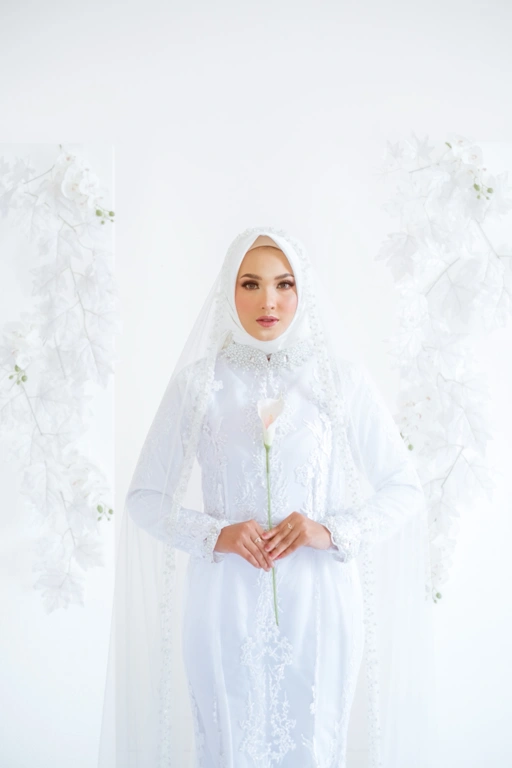 Image of Ardavara white series