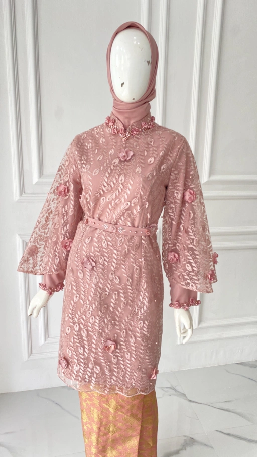 Image of Quinza kebaya