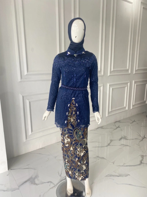 Image of Meyra kebaya