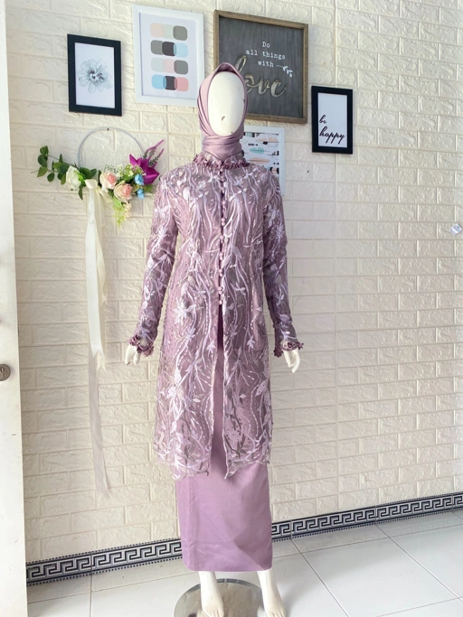 Image of Naya kebaya
