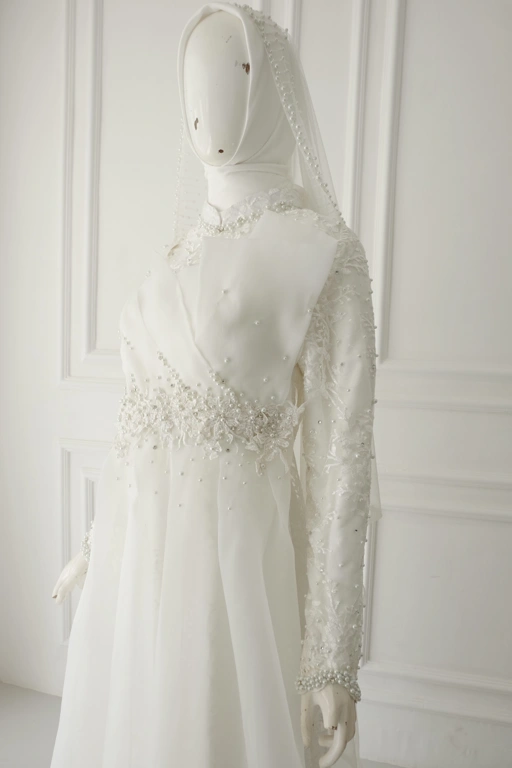 Image of Serenyta gown