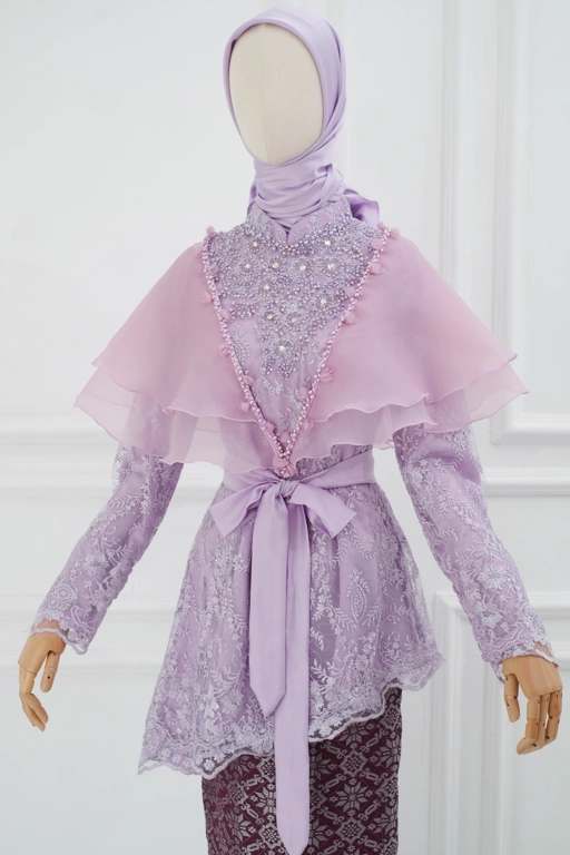 Image of Laiqa kebaya