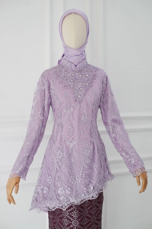 Image of Laiqa kebaya