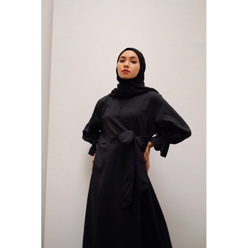 glamoura dress in black