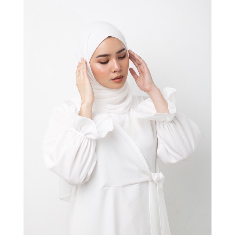 glamoura dress in white - marvshe