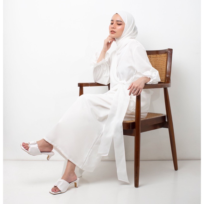 glamoura dress in white - marvshe