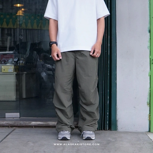 Image of Loose Fit Parachute Pants Olive GU5026
