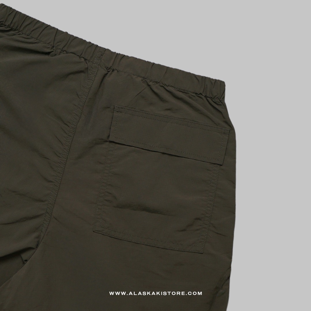 Loose Fit Parachute Pants Olive GU5026
