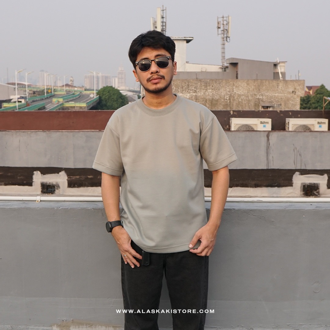 Cotton Blend Heavyweight Oversized Tshirt by Common Issue Green CI4050
