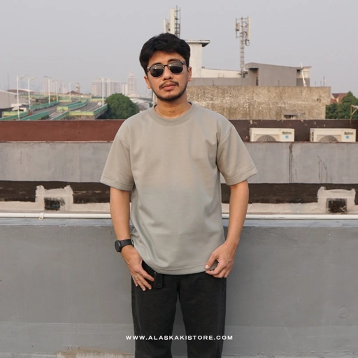 Image of Cotton Blend Heavyweight Oversized Tshirt by Common Issue Green CI4050