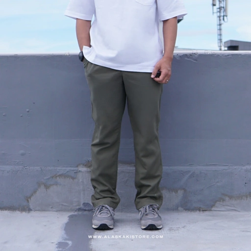 Image of Straight Fit Linen Pants Olive ON5101