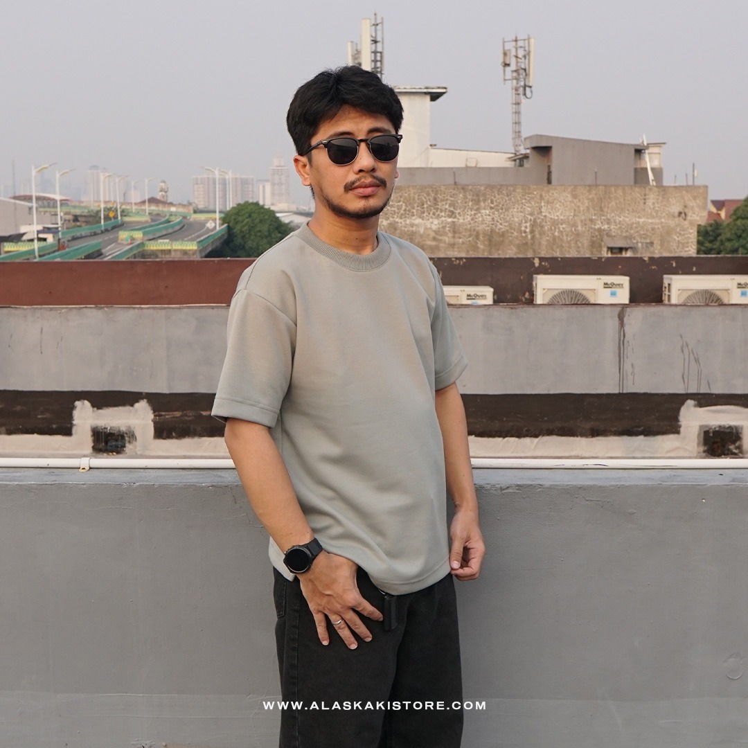 Cotton Blend Heavyweight Oversized Tshirt by Common Issue Green CI4050
