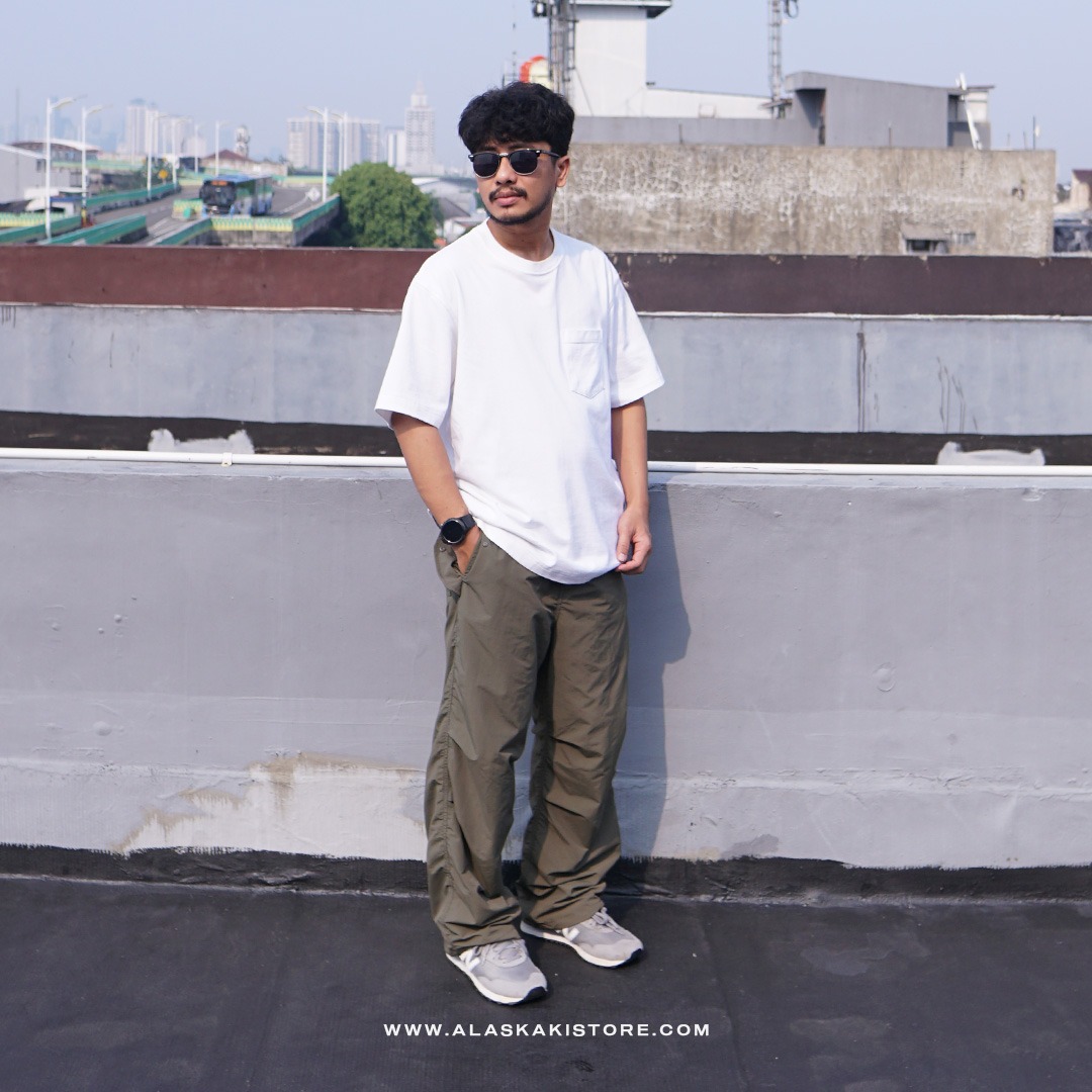 Loose Fit Parachute Pants Olive GU5026