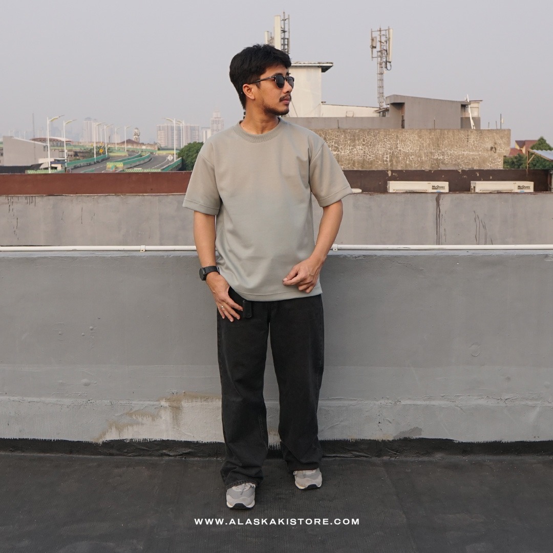 Cotton Blend Heavyweight Oversized Tshirt by Common Issue Green CI4050