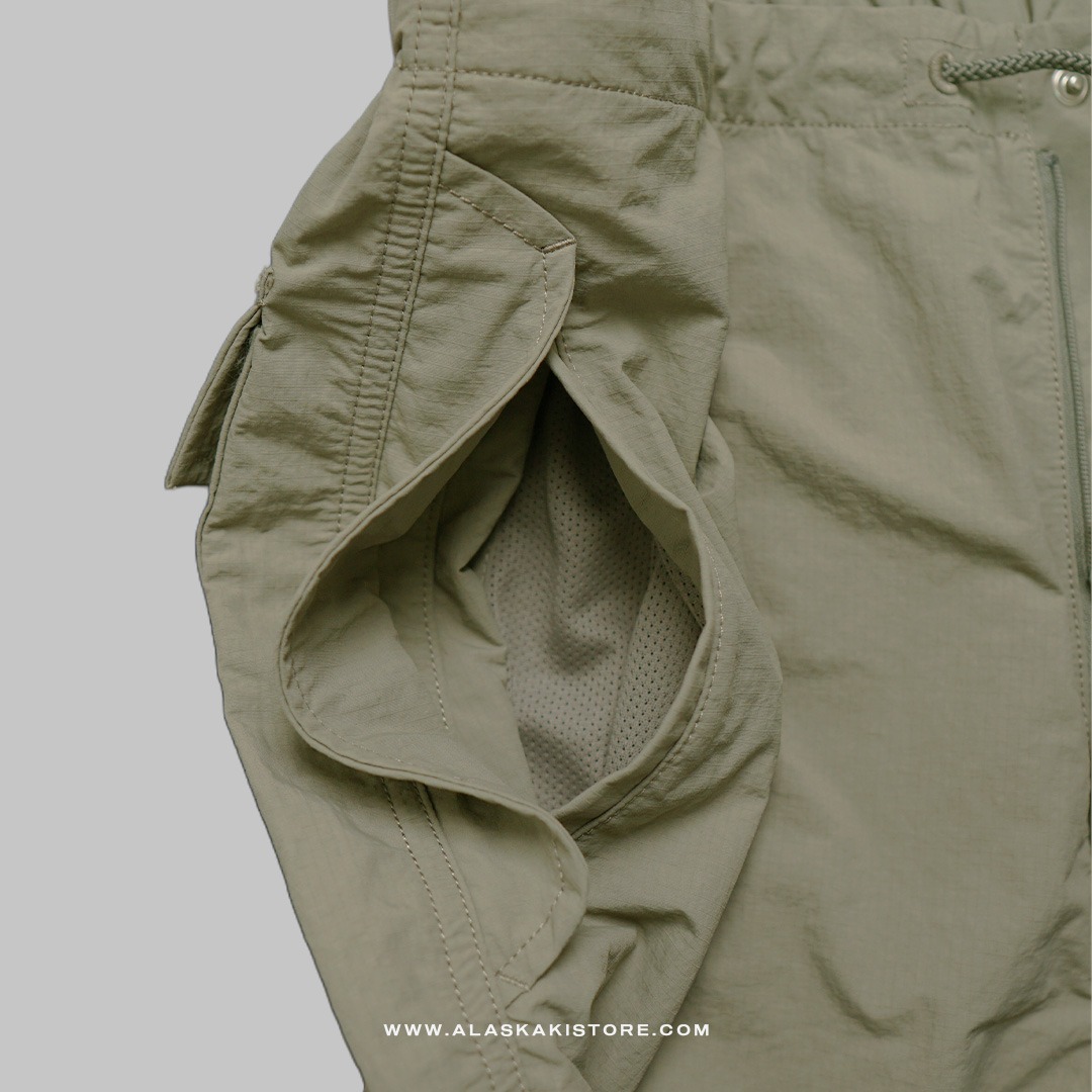 Loose Fit Parachute Pants Light Sage GU5024