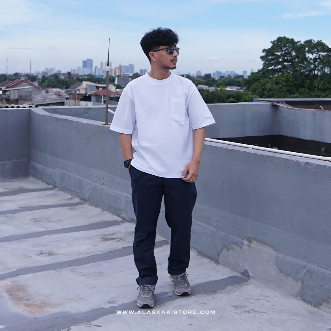 Straight Fit Chino Pants Navy ON5077