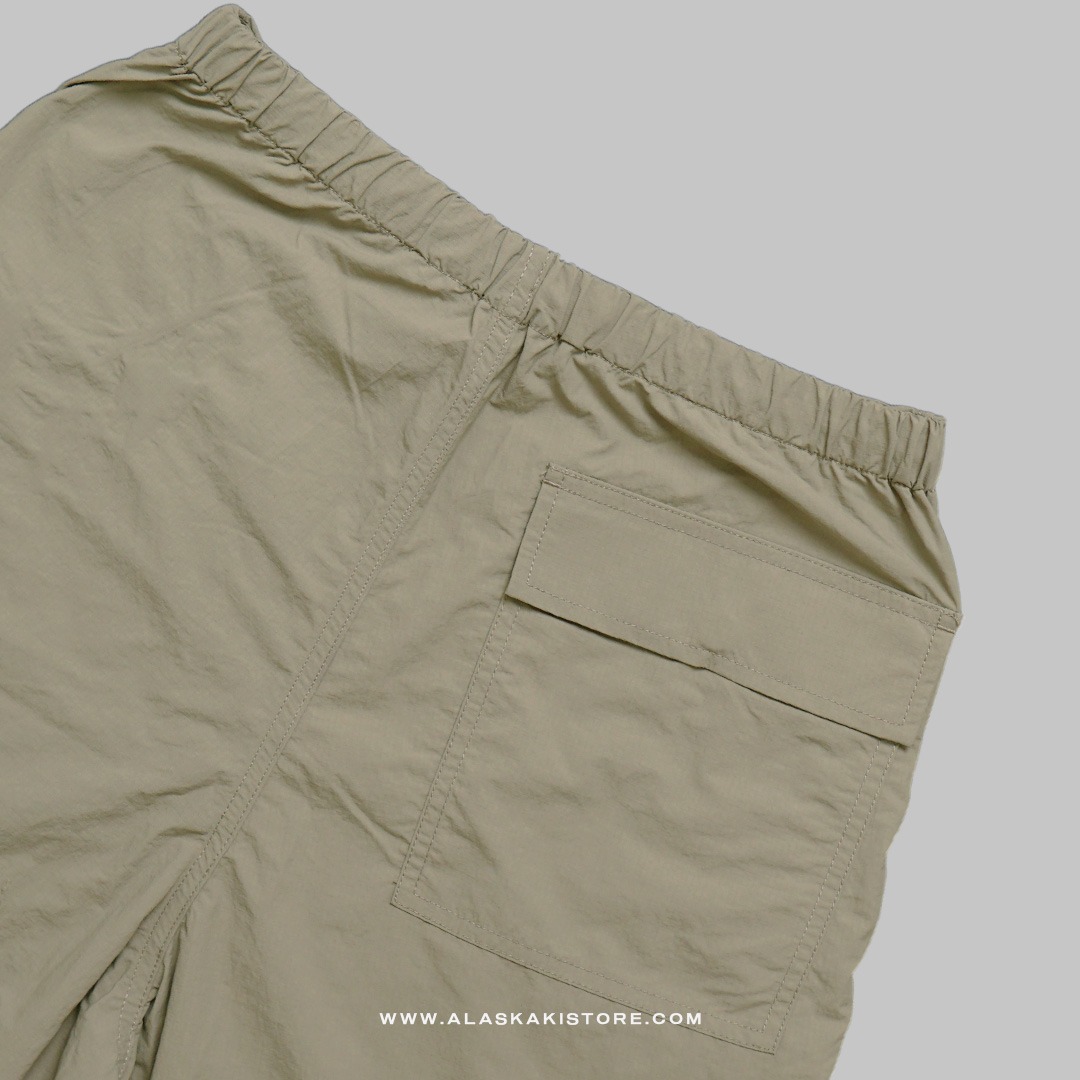 Loose Fit Parachute Pants Light Sage GU5024