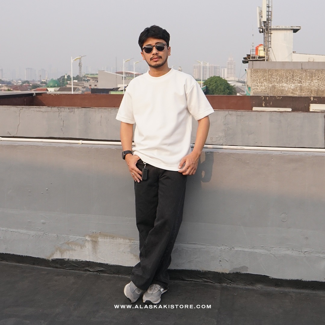 Cotton Blend Heavyweight Oversized Tshirt by Common Issue White CI4046