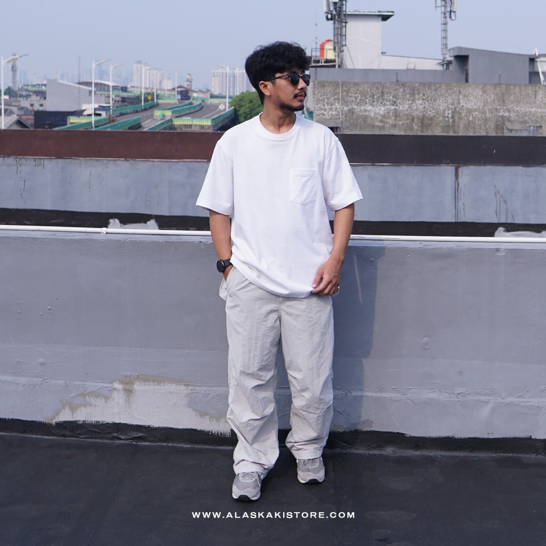 Loose Fit Parachute Pants Light Grey GU5032