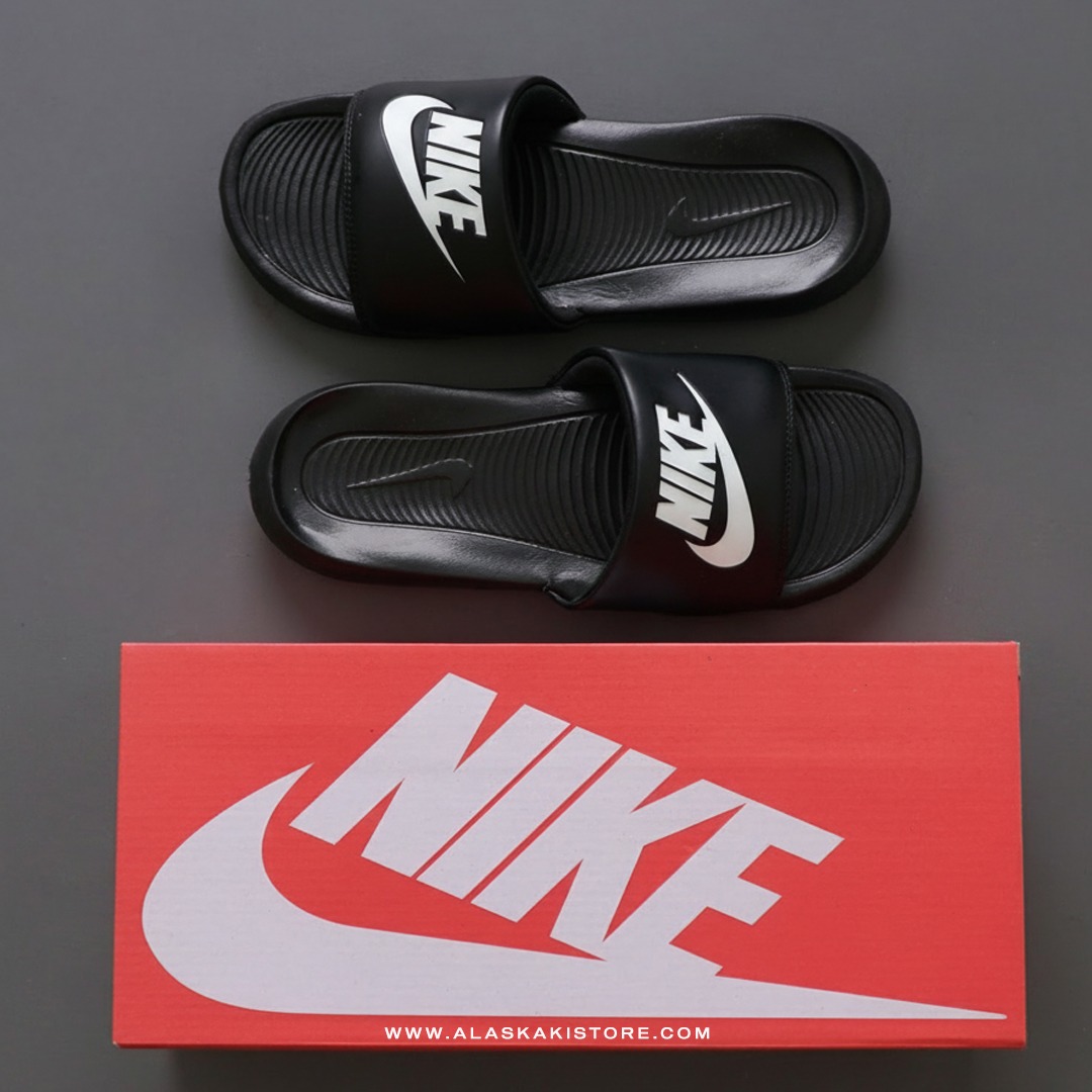 Victori One Slide Black White NK9015