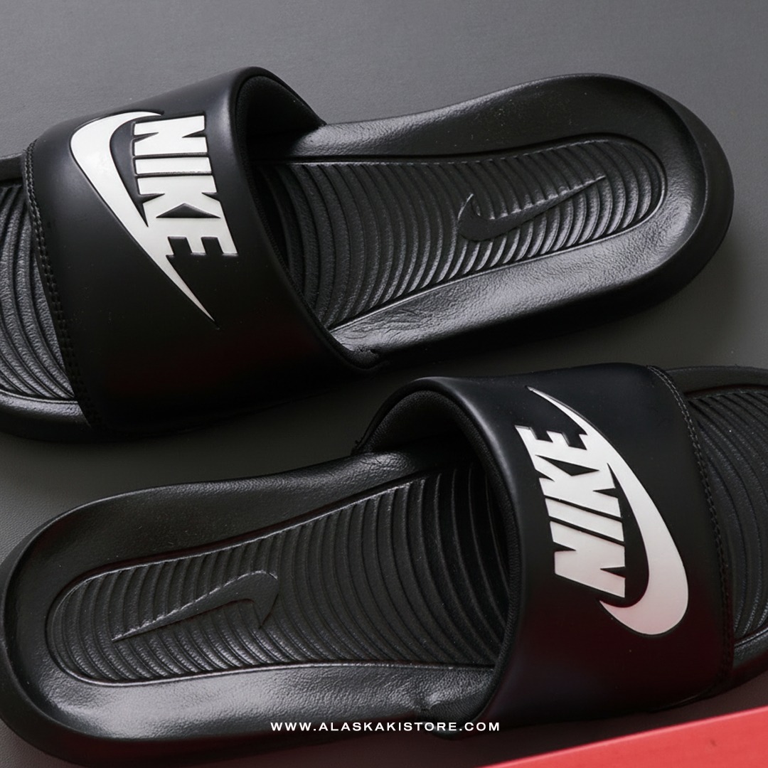 Victori One Slide Black White NK9015