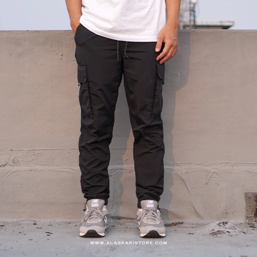 Image of Jogger Cargo Pants by LCKR Black LC5001