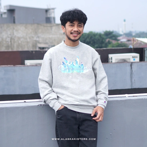 Image of Reverse Weave Crewneck Sweatshirt Light Grey CH7048