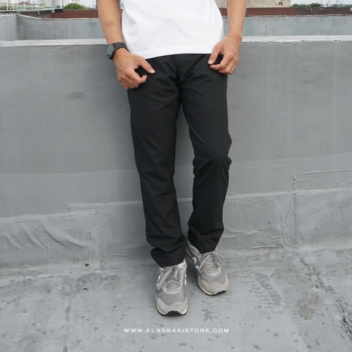 Image of Slim Fit Stretch Tech Woven Pants Black QS5005