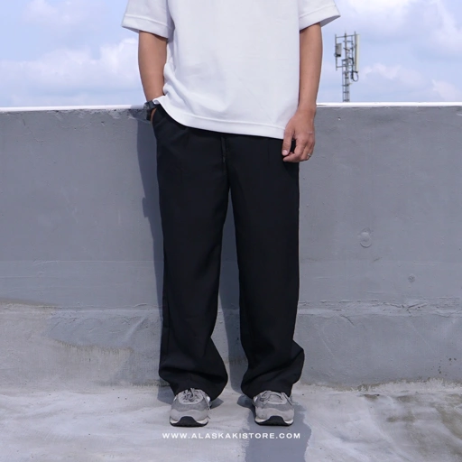 Image of Wide Straight Slacks Black GU5027