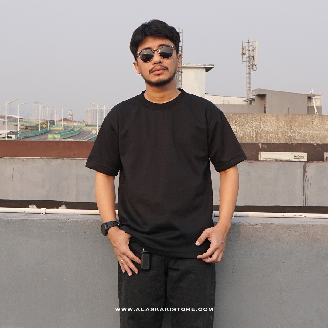Cotton Blend Heavyweight Oversized Tshirt by Common Issue Black CI4044