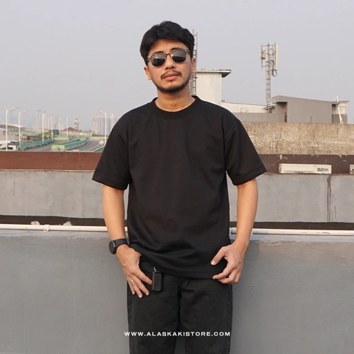 Image of Cotton Blend Heavyweight Oversized Tshirt by Common Issue Black CI4044