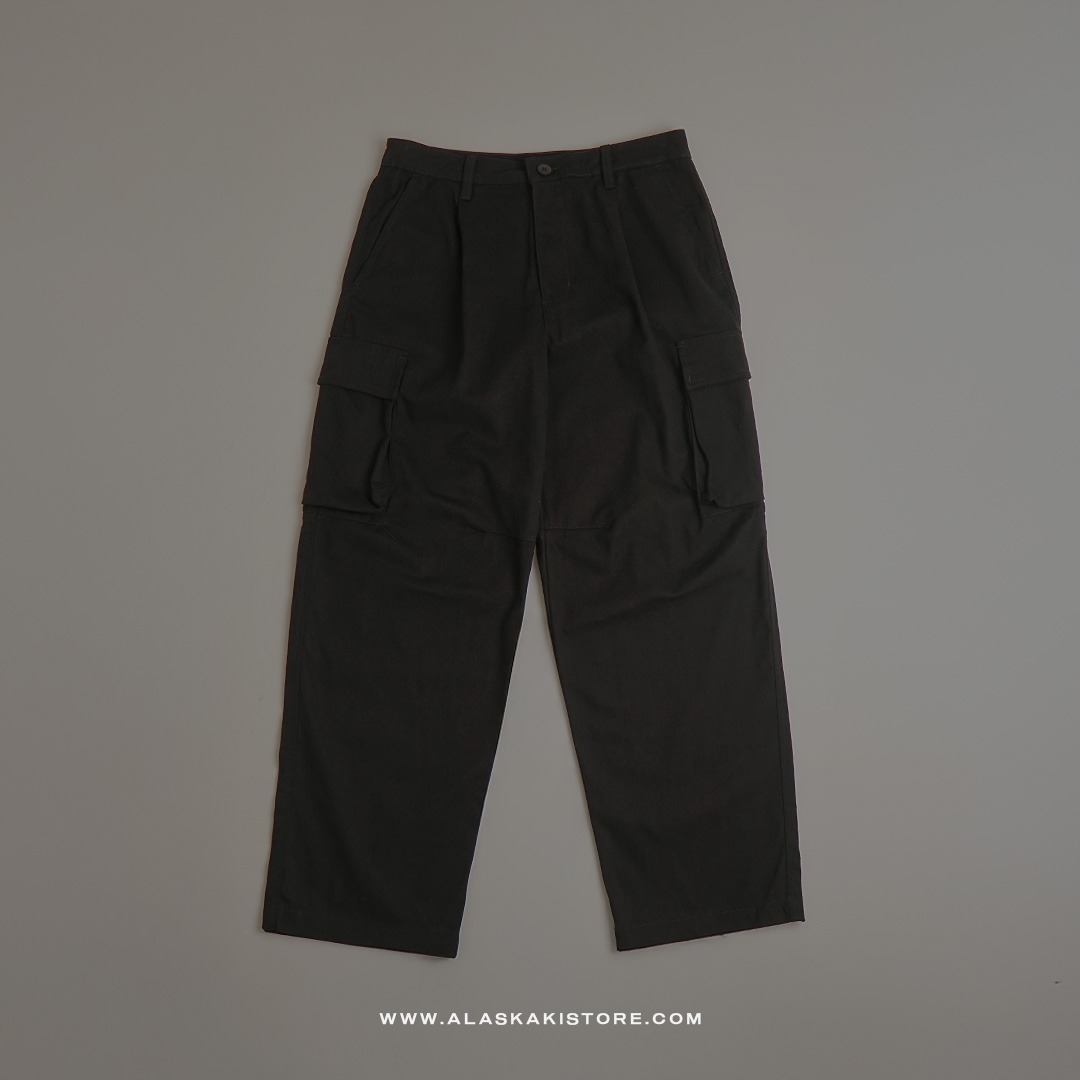 Loose Cargo Pants by Common Issue Black CI5017