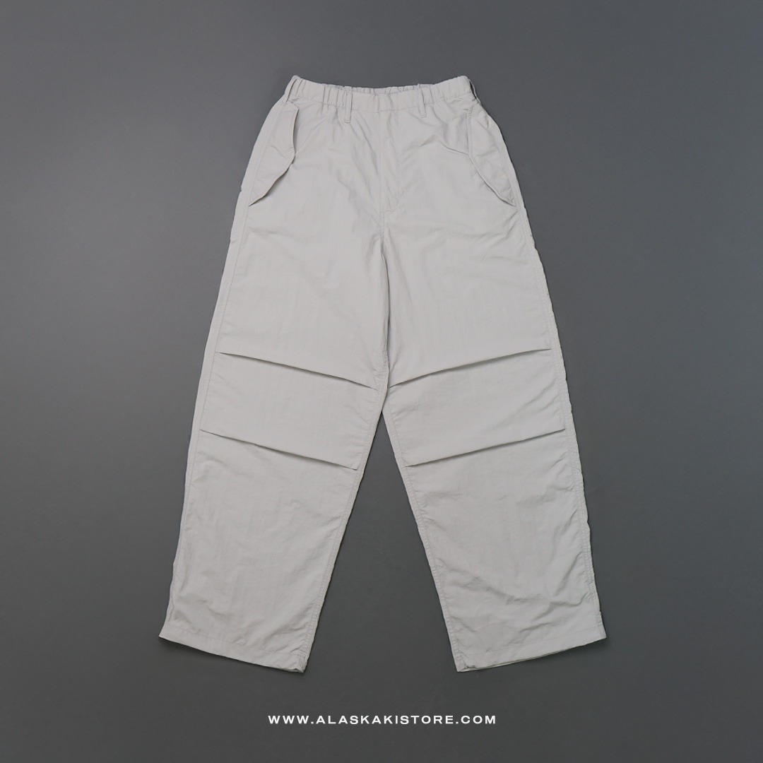 Loose Fit Parachute Pants Light Grey GU5032