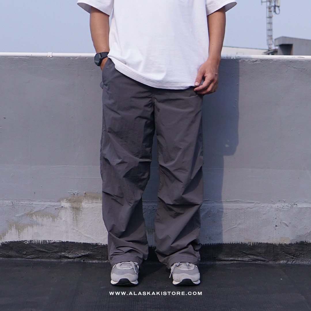 Loose Fit Parachute Pants Dark Grey GU5033