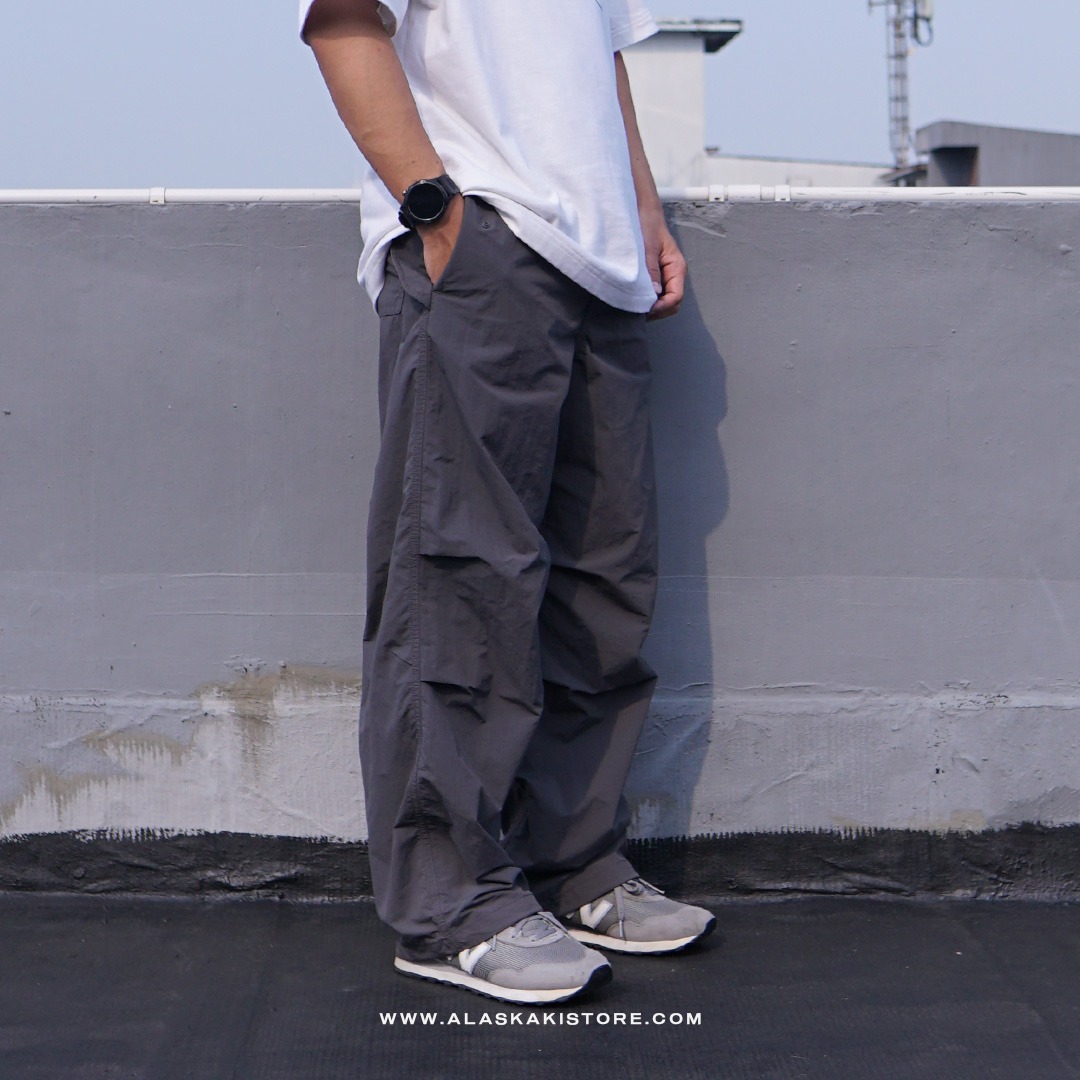 Loose Fit Parachute Pants Dark Grey GU5033