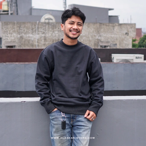 Image of Tref*il Crewneck Sweatshirt Black AD7019