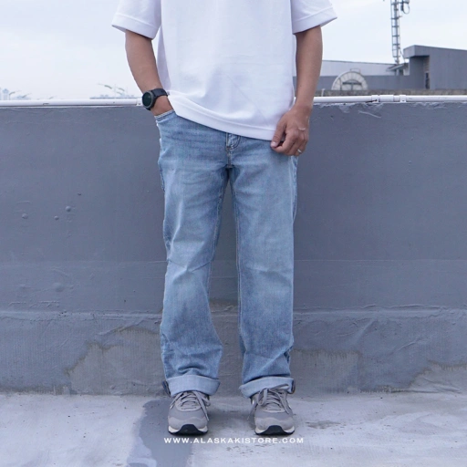 Image of Relaxed Fit Denim  Trousers Light Wash DL5018