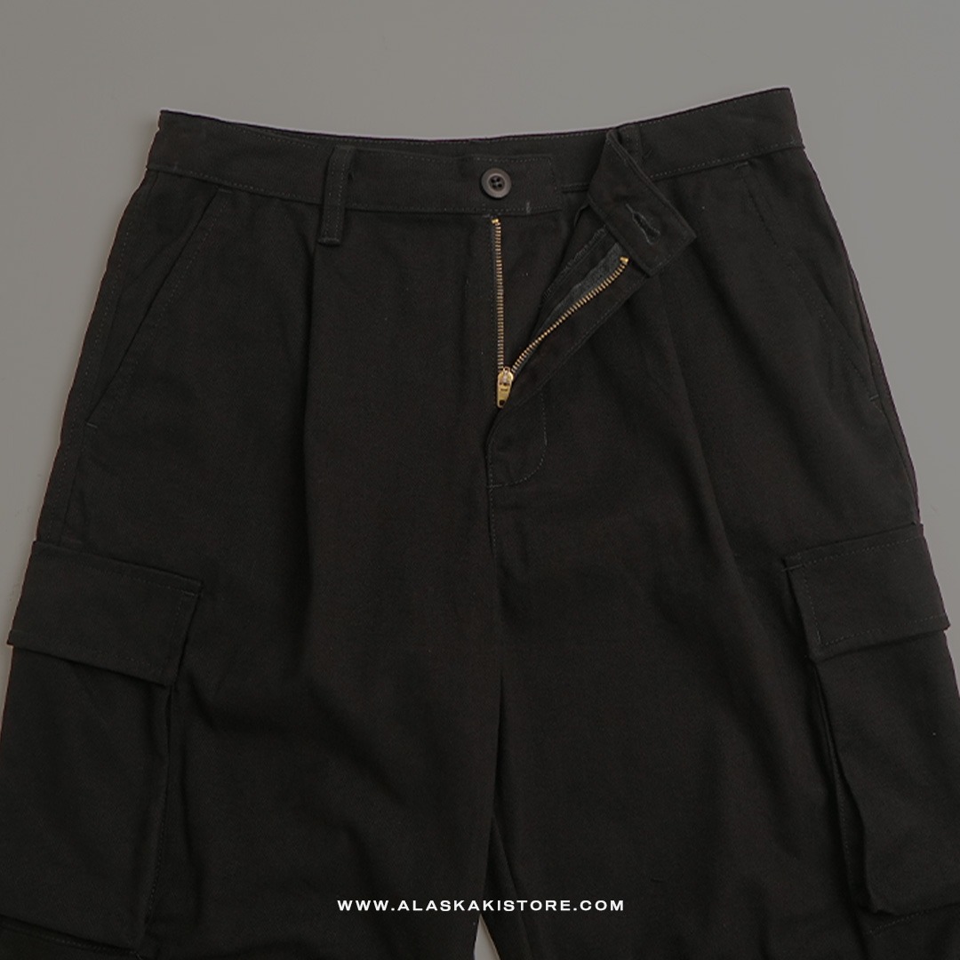 Loose Cargo Pants by Common Issue Black CI5017