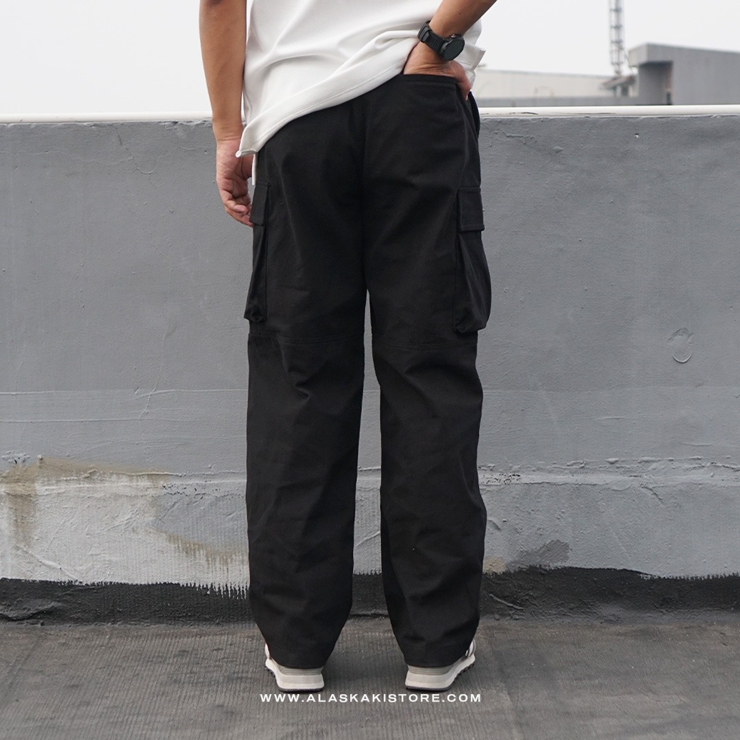 Loose Cargo Pants by Common Issue Black CI5017