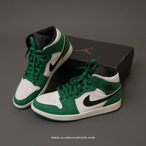 Image of Air Jordan 1 Mid SE Pine Green (Like New)