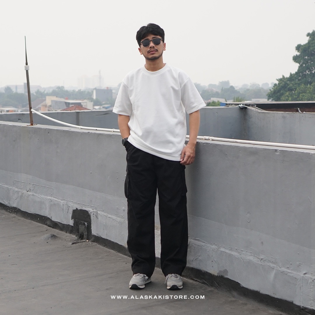 Loose Cargo Pants by Common Issue Black CI5017