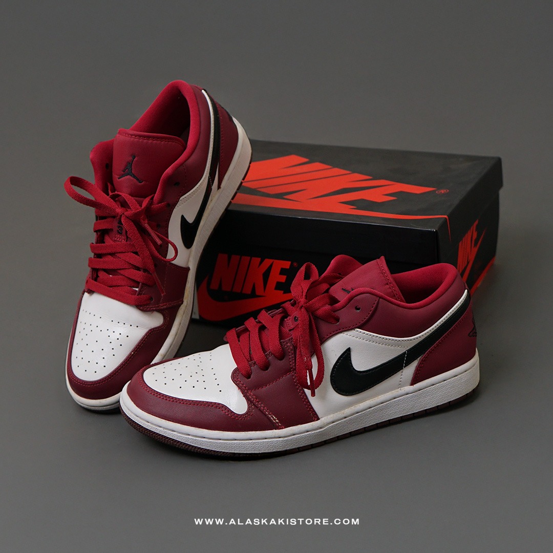 Air Jordan 1 Low Noble Red (Like New)