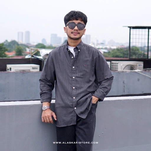 Image of Lightweight Regular Fit Pattern Shirt Black TH2001
