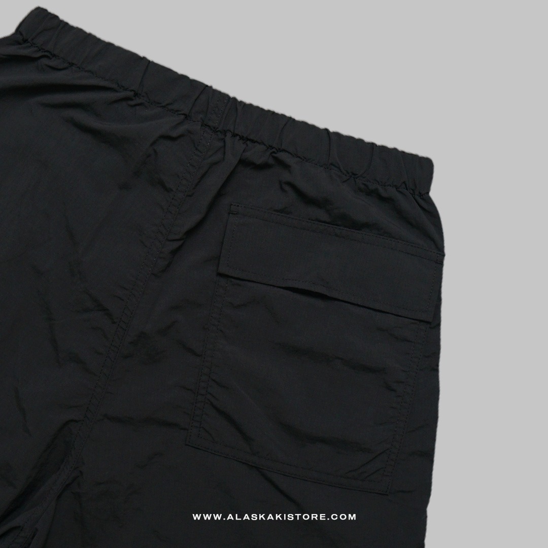 Loose Fit Parachute Pants Black GU5025