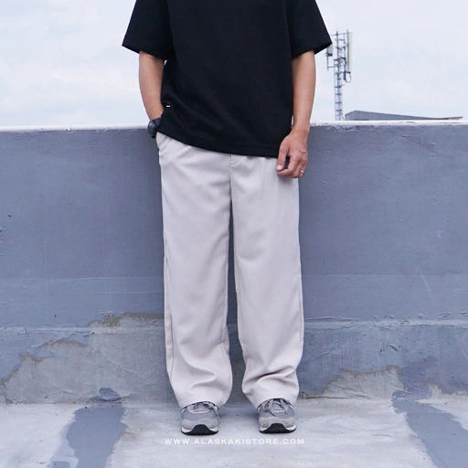 Image of Wide Straight Slacks Beige GU5028